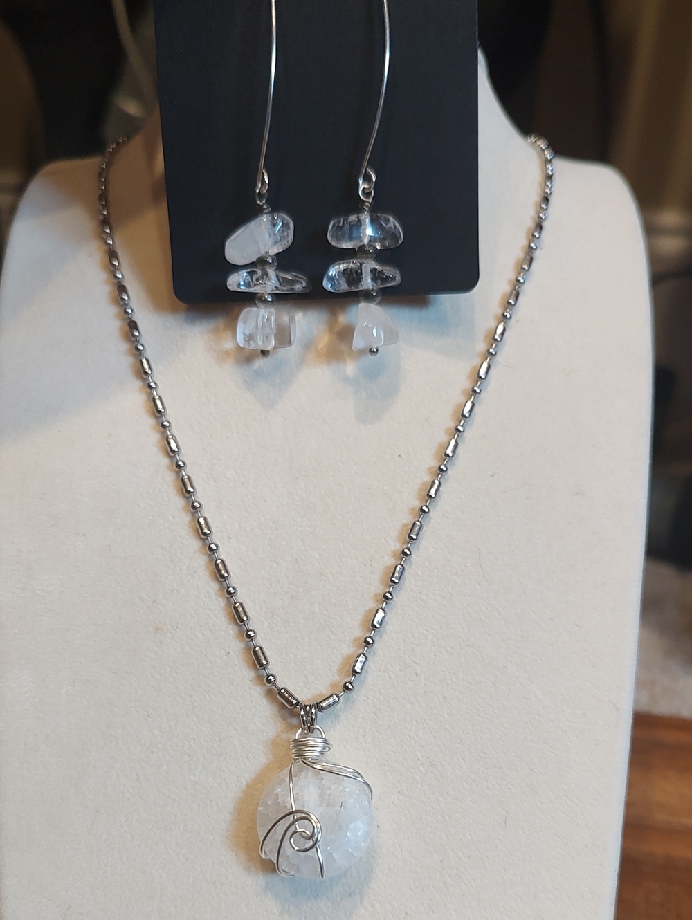 Frosted Glass Wire Wrapped Pendant Necklace 18" With Crystal Drop Earrings Set